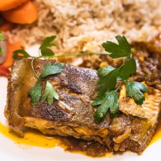 💕Pescado al curry
💕 Normalmente este pescado es un plato que comemos en casa cada semana o cada dos. Porque a parte de comer pescado, lo ponemos con arroz integral y algo de verdura y asi se come muy variado. 
💕 Ya sabéis no olvidéis suscribiros, darle al like, cometar y compartir para que más gente pueda disfrutar de esta maravilla.
#amigosfoodiesinsta #comilonessinparar #foodsharinggroup #goldentastyfoodie #foodexplorertribe #recetasfaciles #easyfood#recetafacil #familyfood#delicious #yum #yummy #food #foodie #foodblogger #recetasricas #recetasfaciles#pescado #curry #bangladesh #india #arroz
